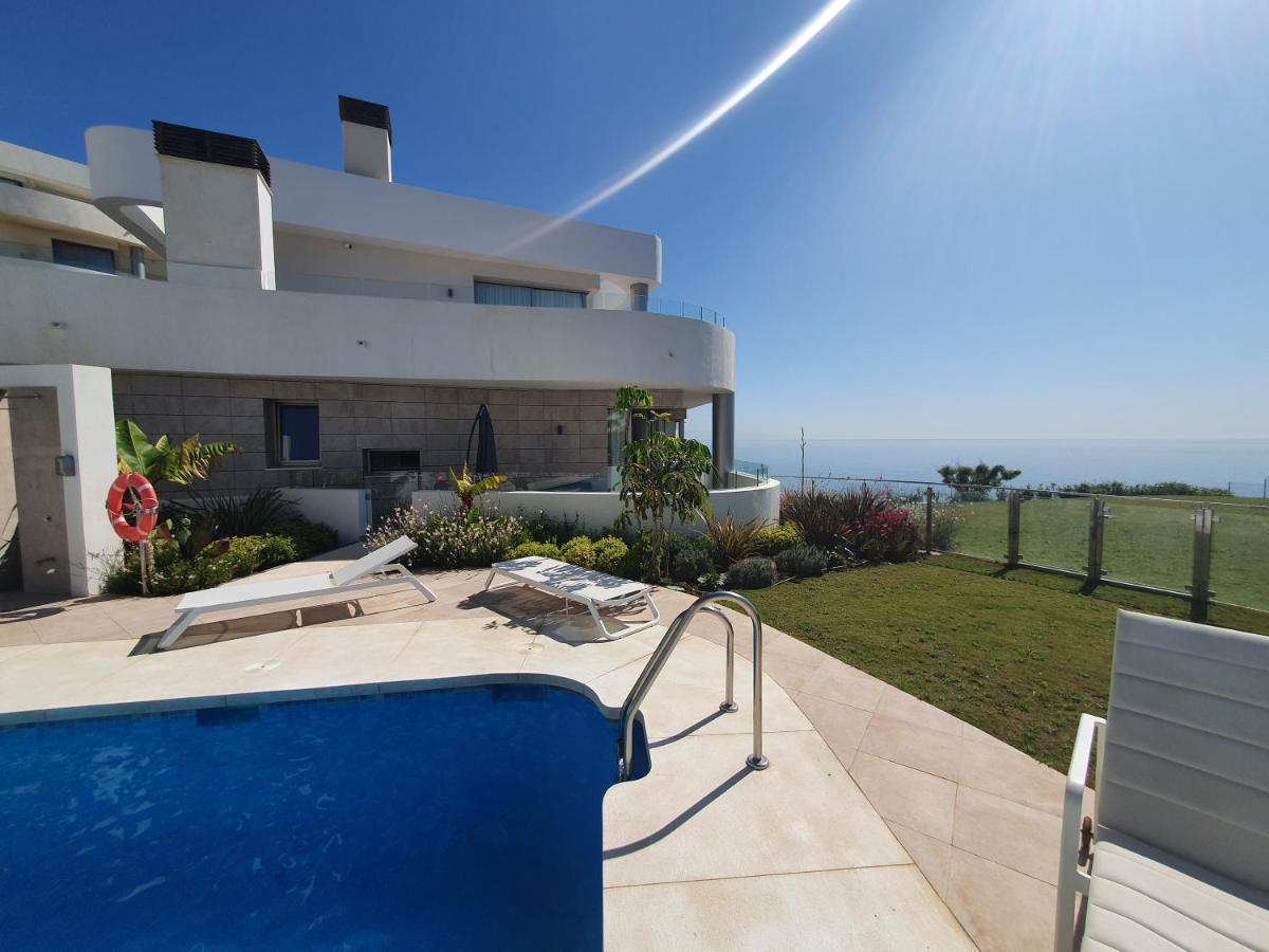 Luxury Beachfront Apartment With Pool, Sauna, Fitness And Gym In Province Malaga, Andalusia Mijas Exterior foto